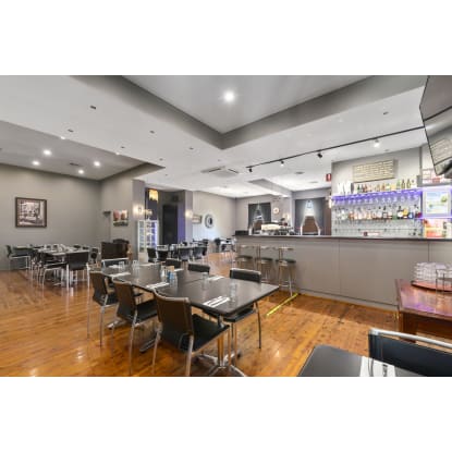 LEASEHOLD - The Old Bank Cafe Restaurant, Tocumwal NSW - 1P0512