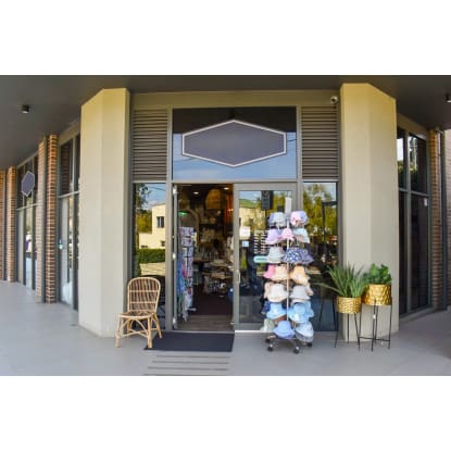 GIFTS & HOMEWARES RETAILER