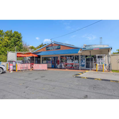 Rare Mixed-Use Freehold Opportunity – Lifestyle & Income
