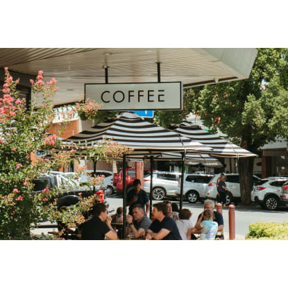 UNDER OFFER - Paulie's Corner Cafe, Wangaratta VIC - 1P0526