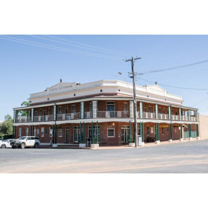 Freehold Hotel for Sale - Tottenham Hotel