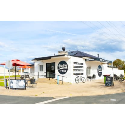 CAFE BUSINESS & HOUSE FOR SALE - Painters Cafe, Corowa NSW - 1P0542