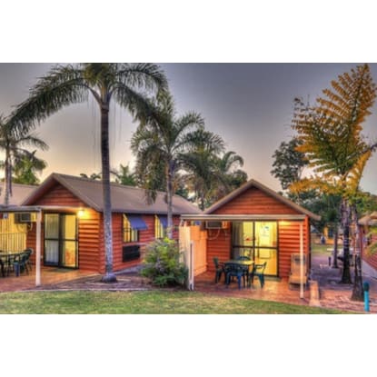 Coastal Caravan Park - island views and is just a short stroll to the town centre and beachfront