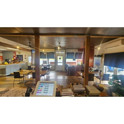 Charming Highway Café on Northern Highway (AP2501)