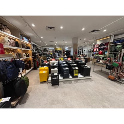 Established Luggage Retailer (Online & Retail) Ref4056
