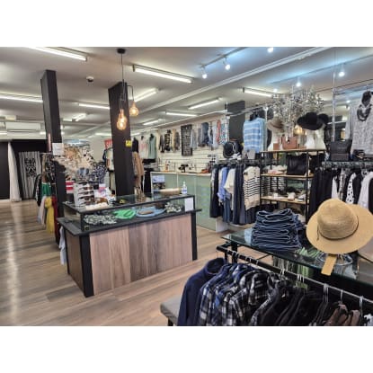 Established Fashion Boutique - Prime Location