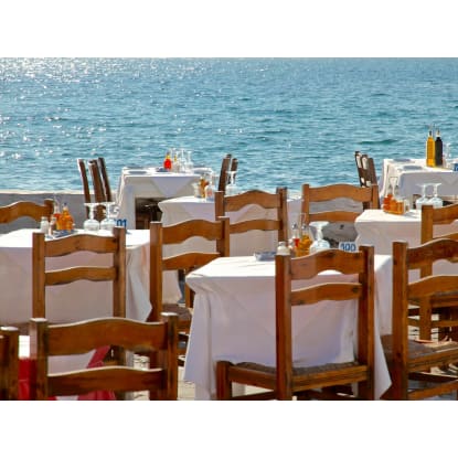 Waterfront Cafe & Restaurant in Northern Gold Coast with Million Dollar Views