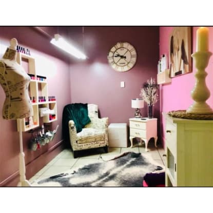 MAROOCHYDORE BEAUTY SALON. SELLING AT A MODEST WIWO BASIS - BE QUICK!