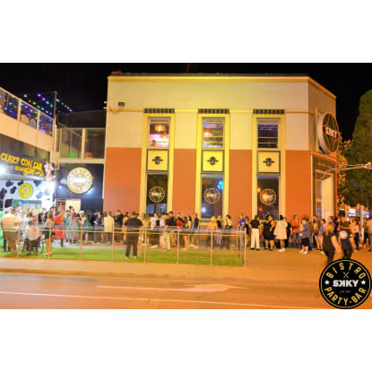 Night club / Pub with full commercial kitchen / Must be sold - Put in an Offer!