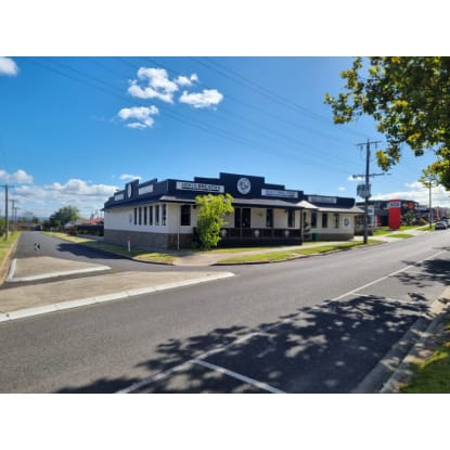 National Restaurant Franchise Opportunity. Excellent Net Profit Estabishment.