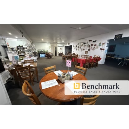 HOMEWARES FROM EVERYWHERE & CAFE