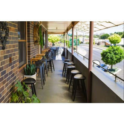 CAFE & ACCOMMODATION - NORTHERN TABLELANDS