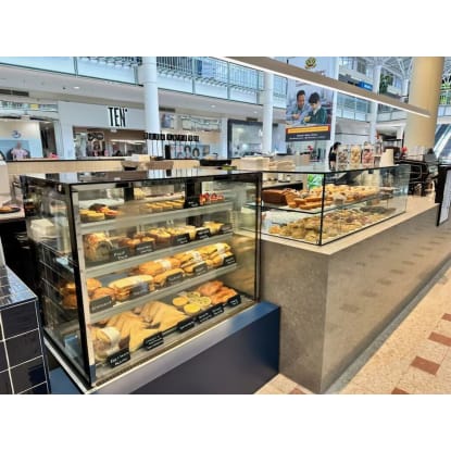 High-Traffic Shopping Centre Turnkey Café — Exceptional Value