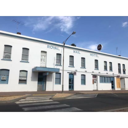 AN AMAZING FREEHOLD HOTEL OPPORTUNITY AWAITS - 109HF