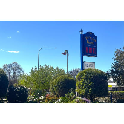UNDER OFFER - Nicholas Royal Motel, Hay NSW - 1P0535