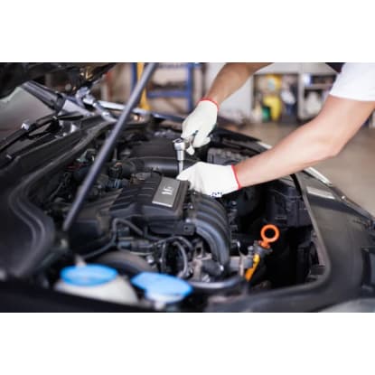 Long Established 5 Day Mechanic Workshop in Preston    (REF: BB092)
