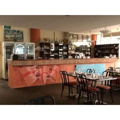 CARLA LUNA - ITALIAN RESTAURANT WITH FREEHOLD ACROSS FROM BEACH!