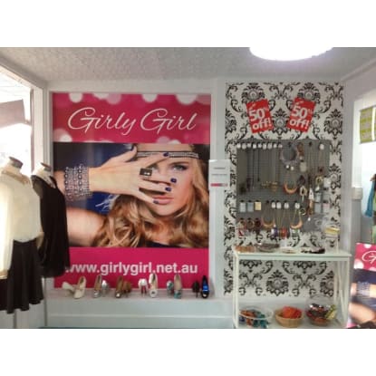 LADIES FASHION RETAIL STORE  WITH FULLY FUNCTIONING ON-LINE WEBSITE