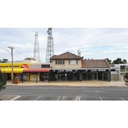 FULLY LICENSED CAFE, HEAVY TOURIST AREA IN HEYFIELD.