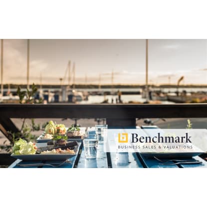 Attractive Waterfront Bar and Restaurant for Sale / Southeast Queensland