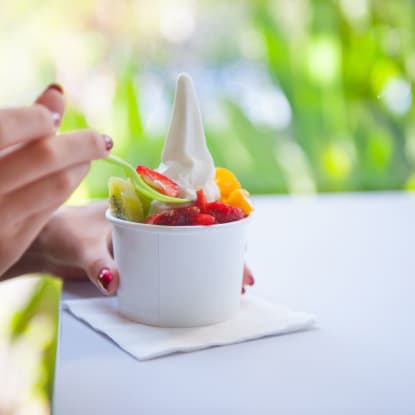 FROZEN YOGURT & BUBBLE TEA