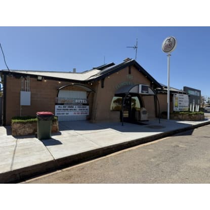 Flinders Rest Hotel - Main Highway 1 location - Freehold & Business