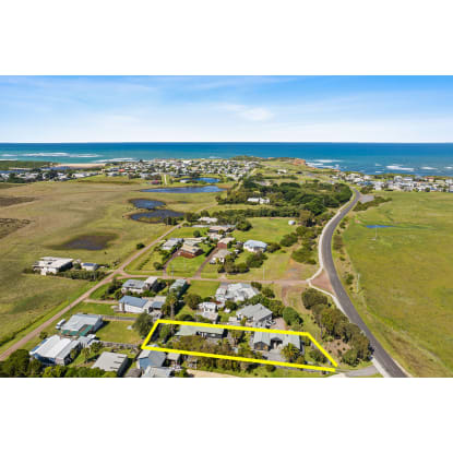 YOUR NEW COASTAL LIFESTYLE AWAITS - 2886MF