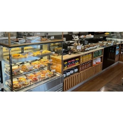 Inner-North Italian Bakery/Café – Prime Corner Location | Live-In Opportunity