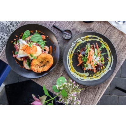 COSY LOCAL CAFÉ – BLUE CHIP LOCATION