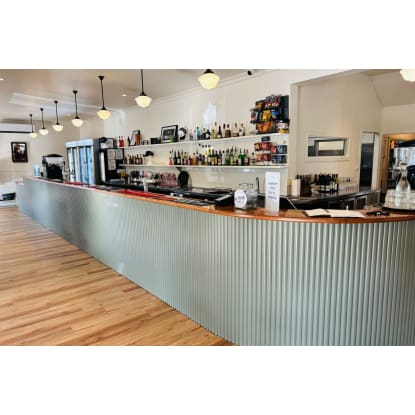 UNDER OFFER – Woodside Beach Hotel