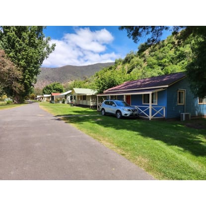 CARAVAN PARK - General Store, Fuel - GROUP ACCOMMODATION - RESORT - Complete Off-Grid Town