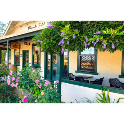 FREEHOLD - Whorouly Hotel, VIC - 1P0573