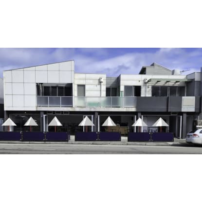 Ideally located restaurant/cafe/bar  (freehold available)