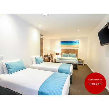 PRESTIGE LOCATION AND ACCOMODATION IN THRIVING VICTORIA’S SECOND LARGEST CITY - 2876MF