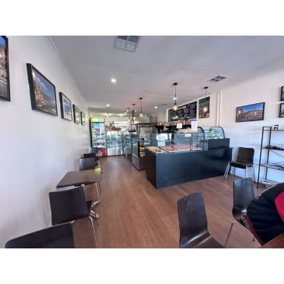 ​5 BAKERY CAFÉ ONLY TRADES 37 WEEKS PA MON-FRI 9am-3.30pm LOC ON THE PARADE RENT $583PW INC O/G $...
