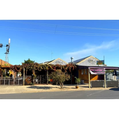 LEASEHOLD - Half Acre Cafe, Howlong NSW - 1P0595