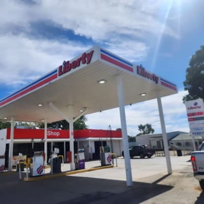 Service Station, Convenience Store with 3 bedroom house in Regional Victoria.