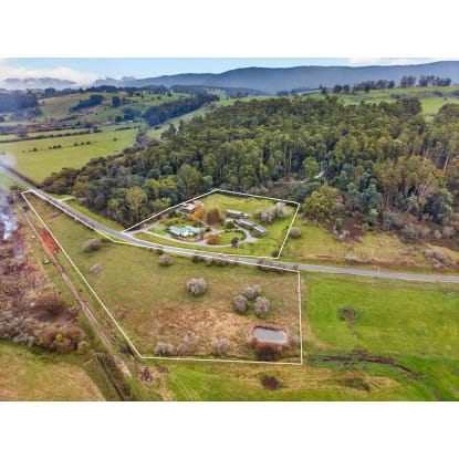 FHGC Tasmanian Accommodation Exceptional Presentation Spectacular Views 6 Cabins 2 Houses 2 Titles
