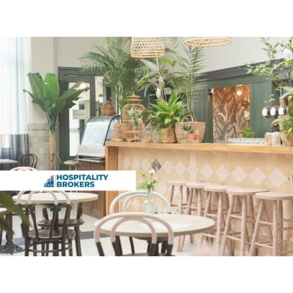 Beachside cafe with liquor license - GC