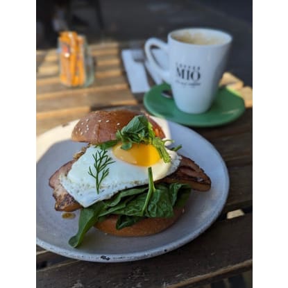 THRIVING HOSPITALITY BUSINESS FOR SALE - RESERVOIR