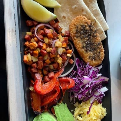 Top Notch Cafe - Immaculate Presentation - 37614