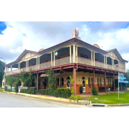 FREEHOLD - Royal Hotel, Adelong NSW - 1P0607