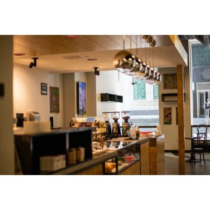 Healthy Food – Soups, Salads & Smoothies – Excellent Location Near the City [2608104]