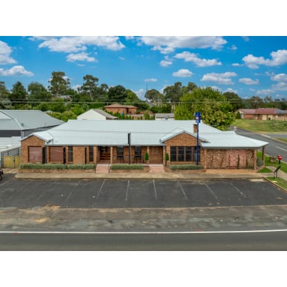 RARE FREEHOLD HOSPITALITY OPPORTUNITY IN ORANGE’S GROWING EASTERN CORRIDOR - 153HF