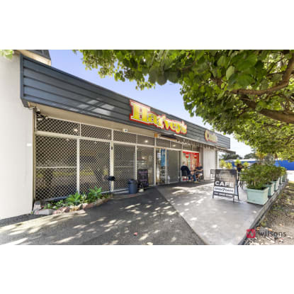 Thriving takeaway - cafe in busy retail/industrial - homemaker centre
