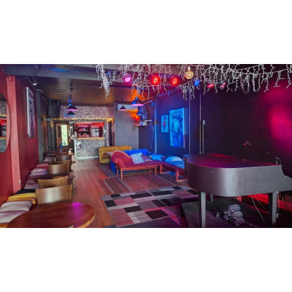 UNDER OFFER - Piano on High - A piano bar with a late night licence