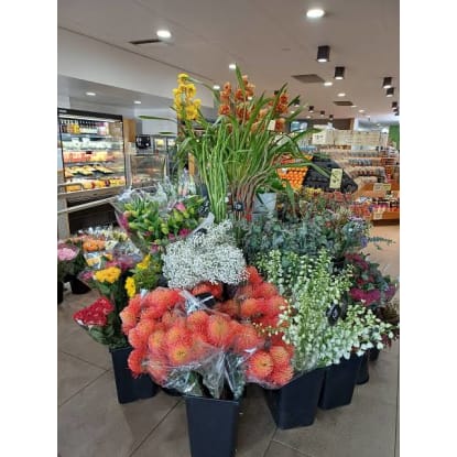 Fruit shop, deli, cafe,$100,000 plus per week.