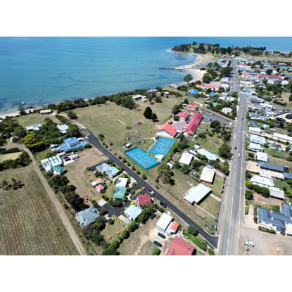 UNIQUE TASMANIAN EAST COAST ACCOMMODATION ESTATE