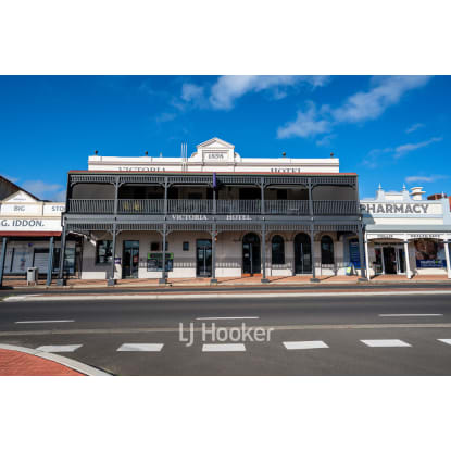 A Collie Institution with a Newly Added Accommodation Income Stream