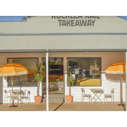 Sunday’s Coffee House, Walk-In, Walk-Out, Rocklea